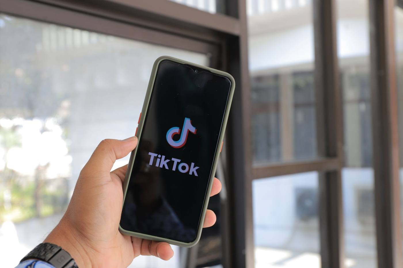 Aplikasi TikTok di ponsel